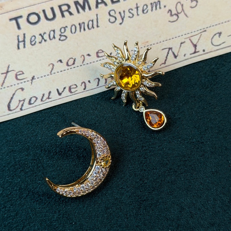 Vintage Fashion Jewelry Brands - Винтажные желтые хрустальные серьги с изображением